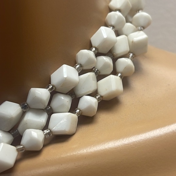 Vintage Beaded Necklace - Picture 2 of 3